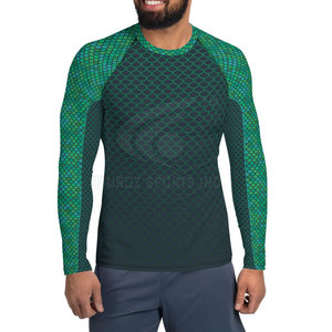 Camisa de compresión Rash Guard para gimnasio y actividades acuáticas Hombres Rash Guard con tecnología de secado rápido - Product Image 4