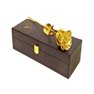 Célébrez Noël 2022 avec des roses naturelles plaquées or 24 carats, aux couleurs vives, en feuille d'or véritable 24K. - Product Image 4