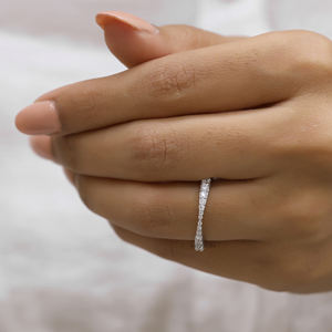 Bague de mariage demi-éternité en diamant Moissanite conique ronde et brillante 0.30 CT, bande de mariage de mariée assortie empilable - Product Image 2