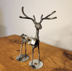 Sculpture de cerf en argent contemporain artisanat en métal poli brillant pour la décoration intérieure cadeau de bureau motif Animal créatif - Product Image 4