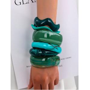 Bracelets en résine imperméables de qualité supérieure pour femmes, effet de couleur intense, bijoux de main élégants pour occasions festives, couleurs personnalisées, mignons - Product Image 2