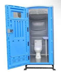 Cabine de toilettes extérieure avec panneaux ventilés pour installations sanitaires temporaires - Product Image 2
