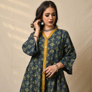 100% coton Boho Chic fabriqué à la main bloc imprimé Indigo robe mi-longue géométrique Ajrakh imprimer main bloc imprimé ligne robe décontracté - Product Image 1