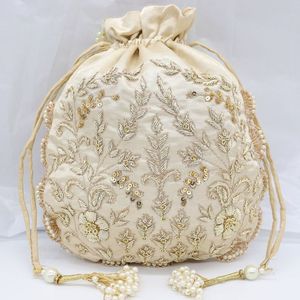 2024 nuevos bolsos de noche Potli de seda con bordado pesado hermosos cristales con cuentas y perlas adornadas para bodas y fiestas - Product Image 1