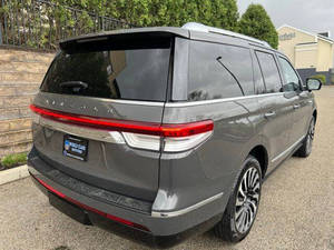 Lincoln Navigator Black Label 2024 Usado en Excelentes Condiciones - Product Image 2