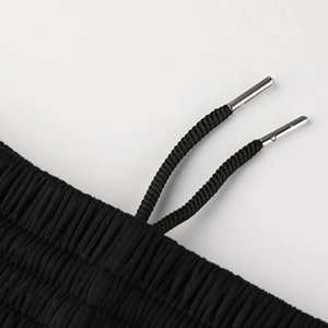 Shorts de basket-ball noirs personnalisés avec bande blanche, tissu en maille respirant, taille élastique, vêtements d'entraînement athlétique, vêtements de football américain - Product Image 3