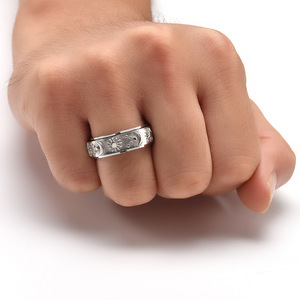 Anéis Giratórios Unissex de Aço Inoxidável de Alta Qualidade 8mm com Padrão Vintage Gótico de Estrela, Lua e Sol com PVD 18k para Casamento e Noivado - Product Image 4