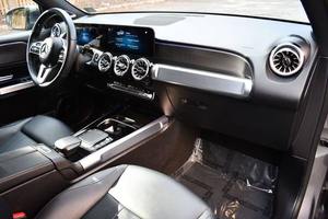 SUV 2022 M-ercedes-B-enz EQB EQB 300 4dr AWD bien utilisé - Product Image 4