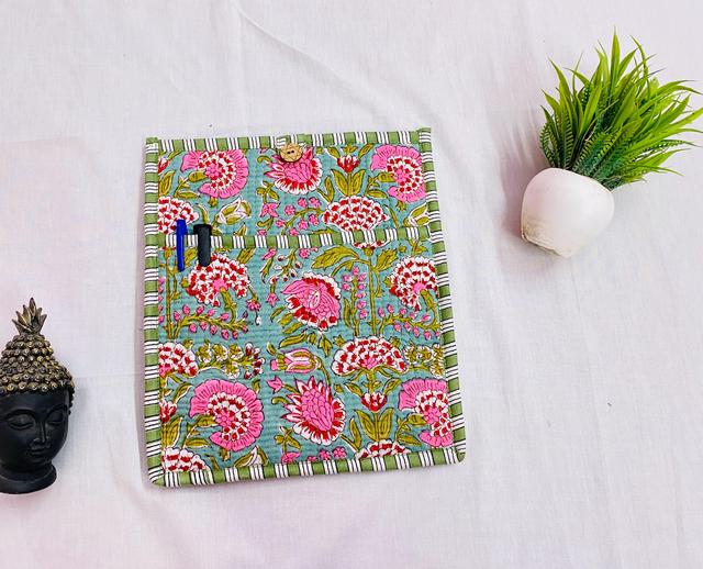 Quilted Vintage Tablet Bag for iPad MacBook Pro/Air Cotton Lining Floral Design Lightweight Dustproof Protective Case for Office