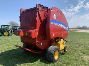 Presse à foin ronde New-Holland avec mini presse à foin Rollbelt 460 avec moteur et boîte de vitesses incluse - Product Image 6