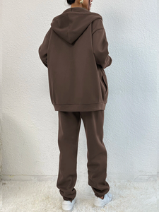 Lettre surdimensionnée personnalisée graphique goutte épaule cordon fermeture éclair à capuche et pantalon de survêtement avec technique d'appliques - Product Image 2