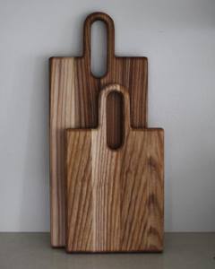 Elegante tabla de cortar de madera de nogal hecha a mano con mango Bandeja de madera duradera para queso y aperitivos Tabla de servir Premium - Product Image 5