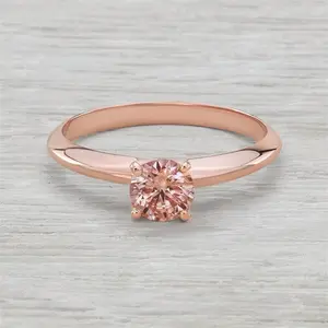Bague solitaire en diamant cultivé en laboratoire rose taille ronde pour elle Bague sertie de diamants écologiques taille ronde rose faite à la main - Product Image 1