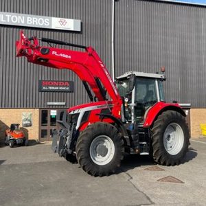 Tracteur agricole d'occasion Massey Ferguson 7S.180 4x4 180 CV avec moteur, pompe et boîte de vitesses incluses – Matériel agricole haute performance - Product Image 1
