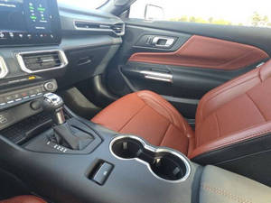 Ford Mustang GT Premium 2024 Usado en Excelentes Condiciones - Product Image 6