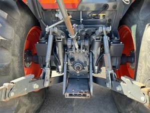 2021 para Kubota M7060HDC Tractor utilitario de alto rendimiento Premium Comfort con bomba de núcleo y componentes del motor - Product Image 5