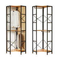 Système d'organisation de rangement suspendu pour dressing avec étagères en bois et cadre en métal noir, armoire extensible moderne pour salon