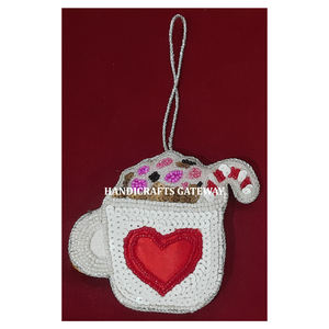 Hermoso Adorno Navideño en Forma de Copa con Bordado Zari Hecho a Mano de Alta Calidad, con Cuentas y Lentejuelas para Decoración - Product Image 1