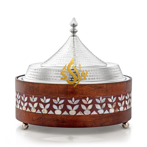 Plat de service alimentaire avec calligraphie arabe, couvercle argenté, design martelé, pot en bois, chauffe-plat rond de luxe - Product Image 1