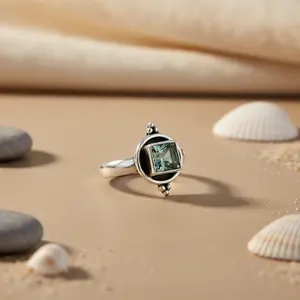 Bague géométrique en quartz vert plaqué rhodium faite à la main pour femmes - Argent sterling 925 - Bijoux cadeau - Product Image 1