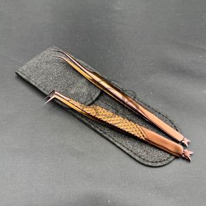 Pince à cils en acier inoxydable durable japonaise à 90 degrés avec pince à cils professionnelle personnalisée en or rose papillon - Product Image 4