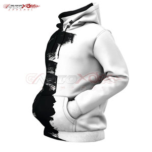 Sudadera con capucha para hombre con estampado Allover de Basics Line con sublimación vibrante y escote con capucha - Product Image 2