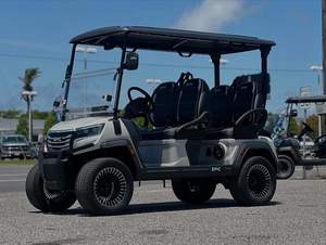 Carrito de Golf Eléctrico de 3-4 Plazas, Listo para Enviar, Batería de Litio de 72V, 50-70 km/h, Autonomía de 30-50 km, Frenos de Disco Delanteros, Capacidad de Subida de 20-25 Grados - Product Image 2