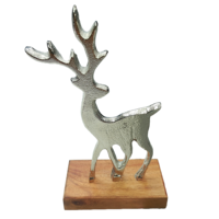 Ornement de renne assis avec base en bois Décoration de table de Noël améliorée pour la maison