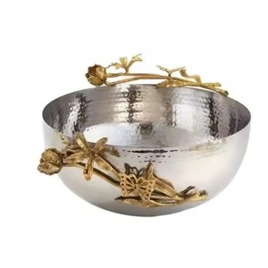 Bol élégant en métal argenté avec poignées de conception artistique idéal pour les intérieurs sophistiqués et contemporains - Product Image 4