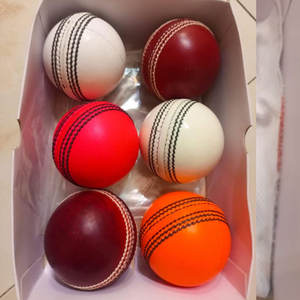 Pelotas de Críquet de Cuero de Alta Calidad 100% Nivel Internacional con Logotipo Personalizado Producto Personalizable Pelota Dura de Críquet - Product Image 2