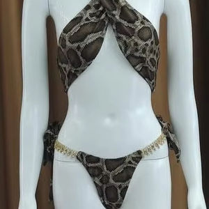 Ensemble de bikini personnalisé unisexe de haute qualité 2 pièces avec décoration de ceinture brodée en élasthanne/nylon Service OEM disponible - Product Image 1