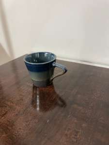 Mug à café en porcelaine fait main de style vintage avec motif solide, glaçure réactive, poignée confortable pour un usage quotidien - Product Image 6