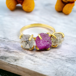 Anillo de rubí romántico con tres puntas de piedra, piedra de nacimiento Natural hecha a mano para bodas, fiestas, anillo de piedras preciosas en bruto, venta al por mayor - Product Image 1