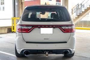 SUV Usado de Alto Rendimiento 2023, Tamaño Grande, Motor V8 de 6.4L, Automático, Asientos de Cuero, Techo Panorámico, Configuración Deportiva, Tracción en las Cuatro Ruedas, Características Premium - Product Image 6