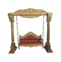 Balançoire en bois traditionnelle avec cadre décoratif, confortable pour balcon, jardin, terrasse et intérieur