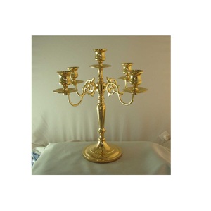 Bougie à cinq bras de finition dorée décorative faite à la main pour bougie légère dîner bougeoir pour prix de gros - Product Image 1