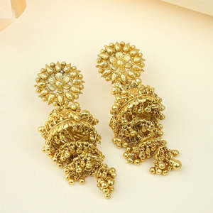 Pendientes Anokhi Karanphool Jhumka, Chapados en Oro, Coleccionables Culturales - Product Image 1