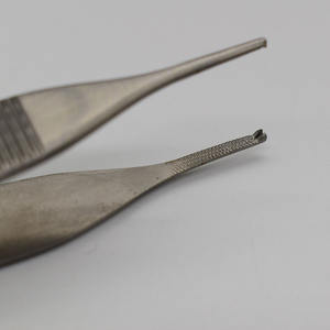 Pinces à tissus Adson Instruments chirurgicaux en acier inoxydable Équipement peropératoire à puissance manuelle pour les procédures chirurgicales - Product Image 2