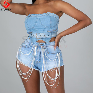 ชุดเซ็ตกระโปรงยีนส์สองชิ้นสไตล์สตรีทแวร์สำหรับวัยรุ่น ลดราคาสุดฮอต ประดับมุก ระบายอากาศได้ดี สไตล์ไฮสตรีท กระโปรงมินิสำหรับผู้หญิง ขายส่ง MOQ ต่ำ - Product Image 2