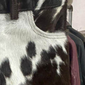 Prix de gros Shorts en cuir de vache pour hommes avec design et logo personnalisés Vêtements décontractés d'été Cuir de vache de haute qualité Short - Product Image 3