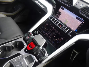 Usado en buen estado, Ur u.s 2021(21) 4.0 V8 BiTurbo Auto 4WD, bajo kilometraje, sin problemas mecánicos, listo para conducir. - Product Image 2