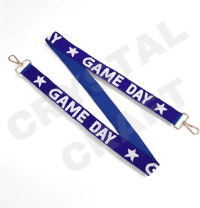 Star Game Day Sangles de sac de perles de rocaille en or blanc personnalisables 'Hook Em Horns' Accessoire de mode Sangle de sac à main perlée - Product Image 1