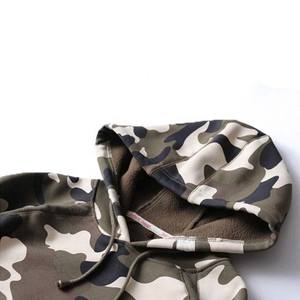 เสื้อฮู้ดลายพรางสำหรับผู้ชายเสื้อมีฮู้ดลายพรางลายต้นไม้จริงแบบดิจิทัล - Product Image 3