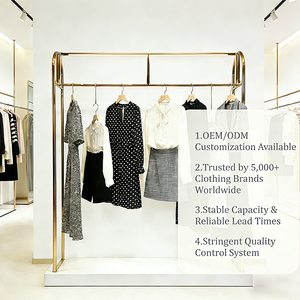 Exhibidores de Ropa de <span class=keywords><strong>Metal</strong></span> para Tiendas de Lujo con Logotipo Personalizado, Etiquetas para Colgadores de Ropa, Exhibidores de Ropa de Acero Inoxidable Dorado de Alta Gama - Product Image 4