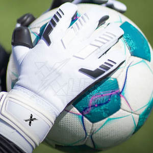 เทคโนโลยีการยึดเกาะหนังแบบเน้นประสิทธิภาพ  ถุงมือผู้รักษาประตูแบบเต็มนิ้ว  ฝ่ามือนุ่ม  กันลื่น  ระบายอากาศได้ดี  แบบมืออาชีพ  พร้อมแถบตีนตุ๊กแก - Product Image 5