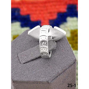 Bague ajustable artisanale en turquoise émeraude de la Vallée du Sud-Ouest et argent sterling, avec technologie d'incrustation à sertissage clos, idéale pour un cadeau - Product Image 3