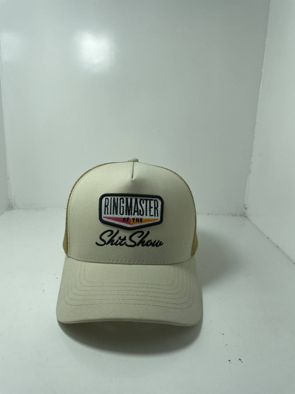 สีกากีและมัสตาร์ด