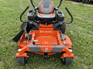 ขายเครื่องตัดหญ้า Husqvarna Z454X Zero Turn ขนาด 54 นิ้ว เครื่องยนต์ Kawasaki ระบบไฮโดรสแตติก สำหรับใช้งานเชิงพาณิชย์ มีทั้งแบบใหม่และมือสอง - Product Image 4