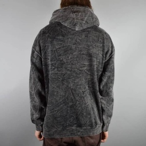 เสื้อฮู้ดผู้ชายผ้าฝ้าย 100% ป้องกันรอยยับสำหรับฤดูหนาว พิมพ์ลายดีไซน์แบบมีซับใน สีดำฟอกกรด รับผลิตแบบ OEM ปริมาณสั่งซื้อขั้นต่ำน้อย พร้อมโลโก้สั่งทำได้ - Product Image 2