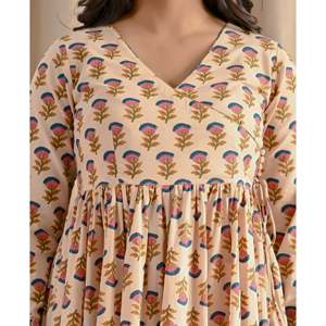 Robe longue Angrakha rose crème imprimée avec jupe évasée, vêtements indiens et pakistanais - Product Image 2